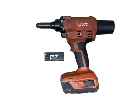 137. Akumulátorový nýtovací stroj RT 6-22